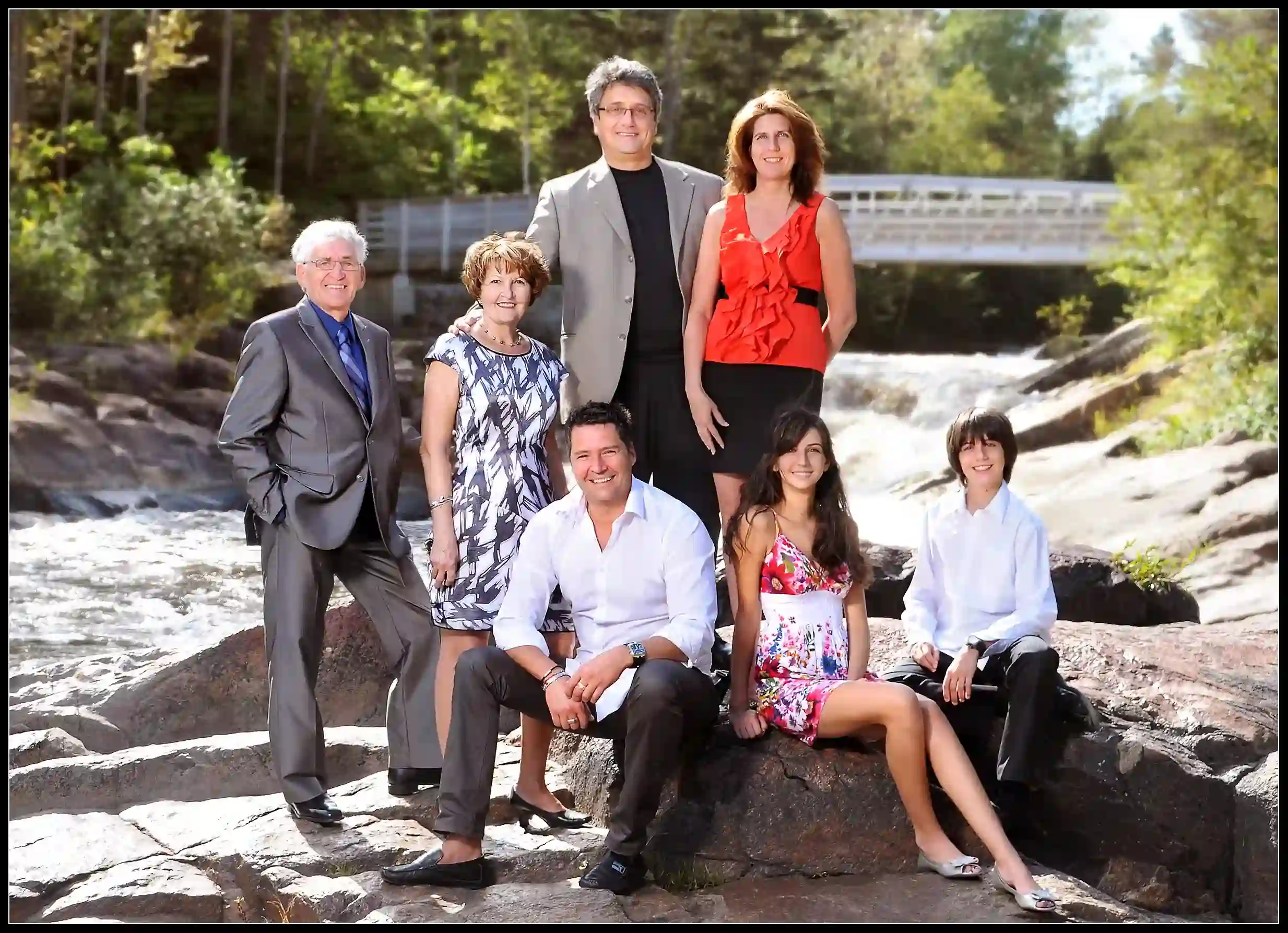 Famille Fortin B (portrait famille bord de rivière)